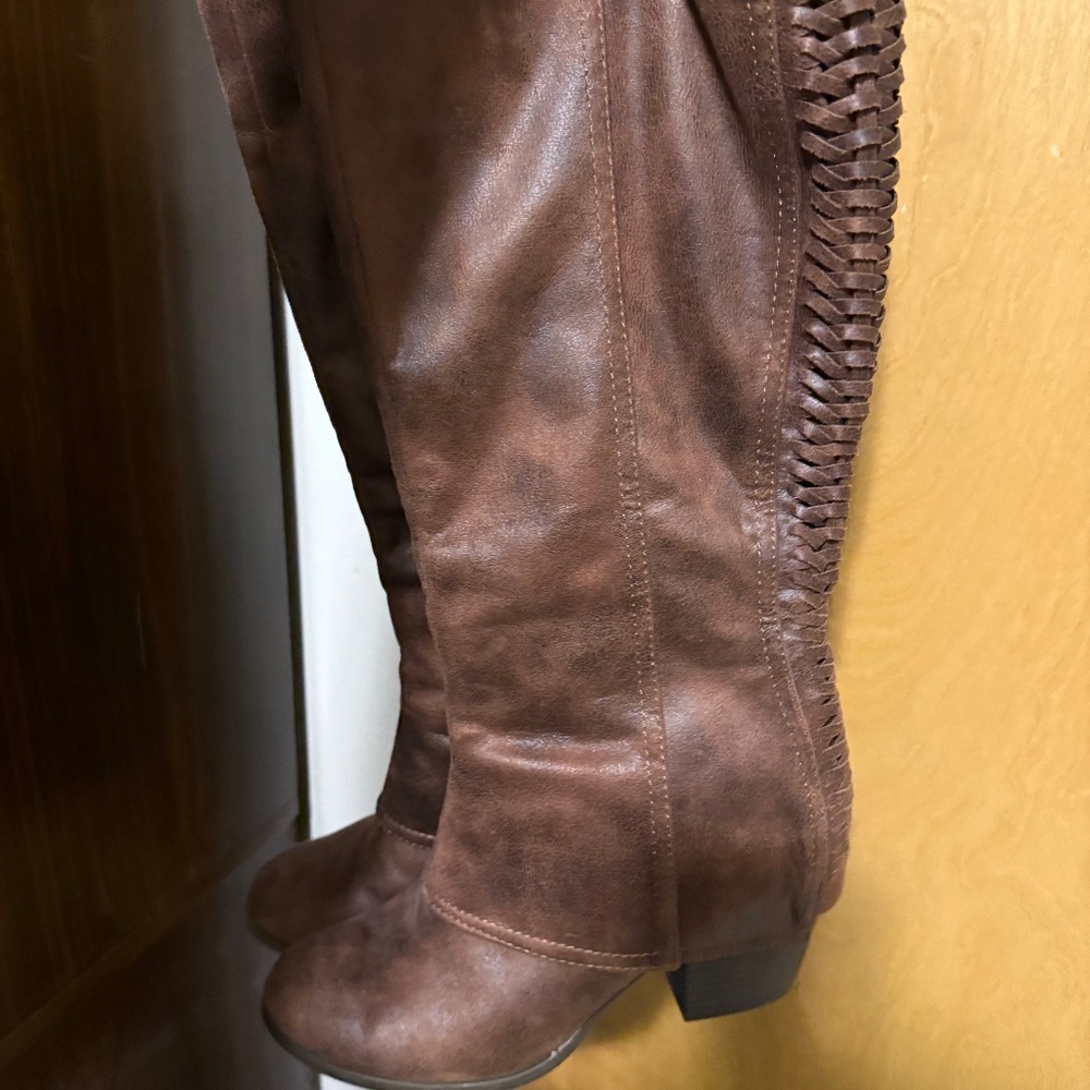 Tall faux leather stylish boots